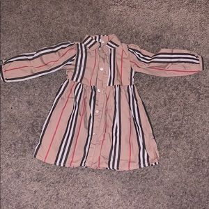 Top model Burberry look alike dress